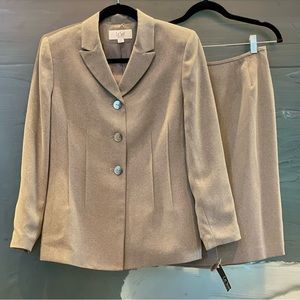 NWT Le Suit Skirt Gray Suit w/Long Sleeve Jacket/Blazer Sz 8 P